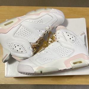 WOMENS JORDAN 6 (GOLD HOOPS)